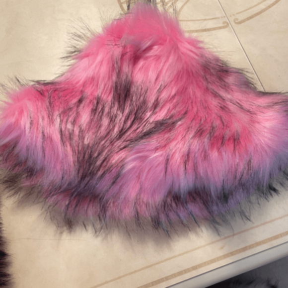 Faux fur Hat with matching Heart Bag - Picture 11 of 17